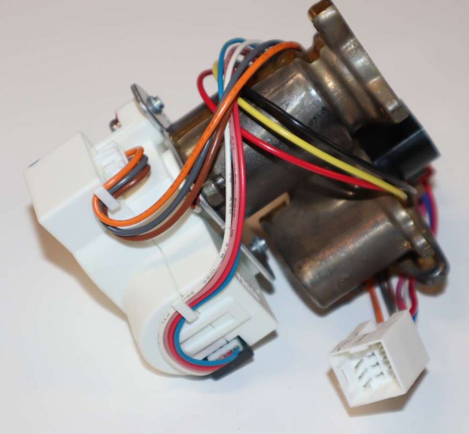 TanklessParts.com: Rinnai 107000090 Water Flow Servo and
